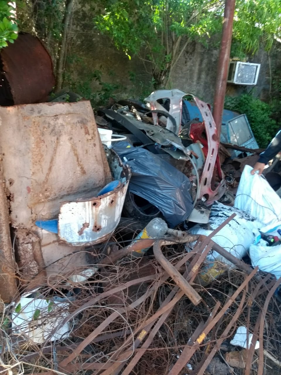 Descacharrizado en Barrio Las Garzas