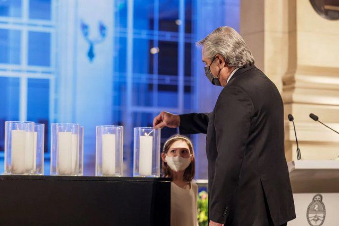 El Gobierno decretó cinco días de duelo nacional por los 100 mil muertos a causa del coronavirus