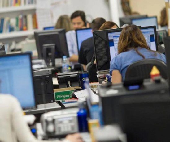Se publicó el DNU para convertir planes sociales en empleo genuino: los detalles de la norma