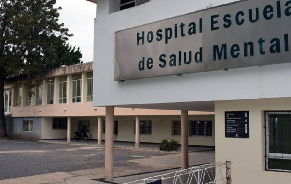 Intiman a un empleado público a que devuelva más de $1,2 millones que cobró sin ir a trabajar