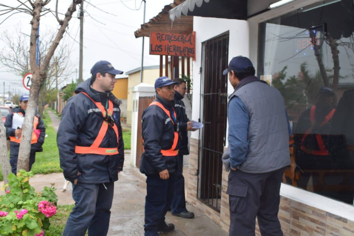 Control de habilitación municipal en las diversas agencias de remises y taxis de nuestra ciudad.