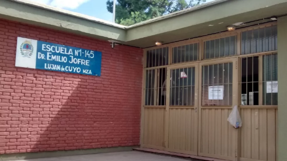 Padres indignados: más de 250 alumnos se intoxicaron en una escuela
