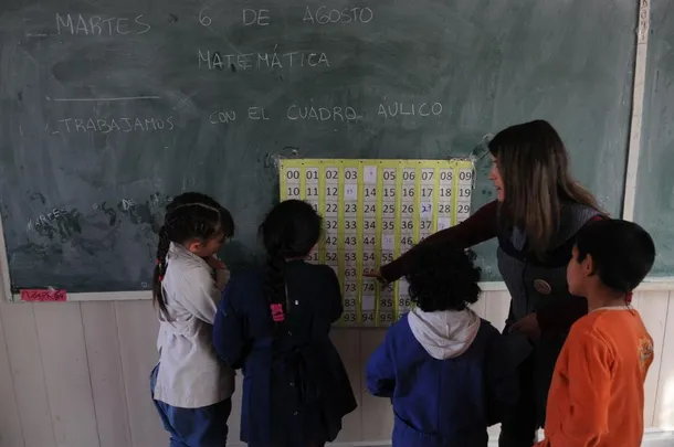 El Gobierno Nacional le propuso a gremios docentes un nuevo piso salarial
