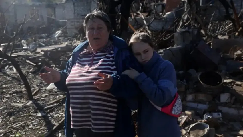 “Nos colgaron, electrocutaron y tiraron agua hirviendo”: las torturas de tropas rusas a mujeres ucranianas￼