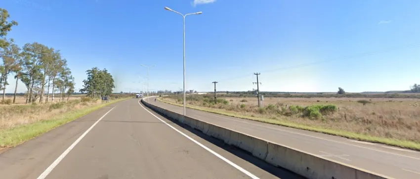 Un menor en moto falleció tras chocar con un auto