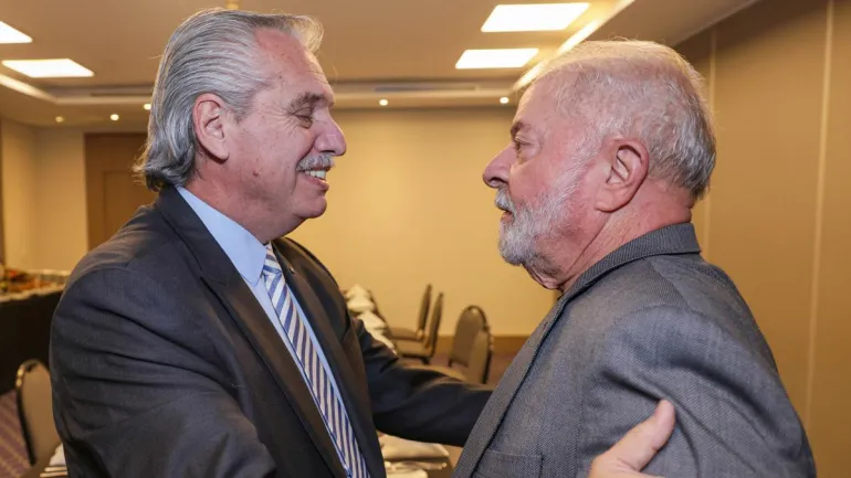Lula promulgó ley de paridad salarial entre hombres y mujeres