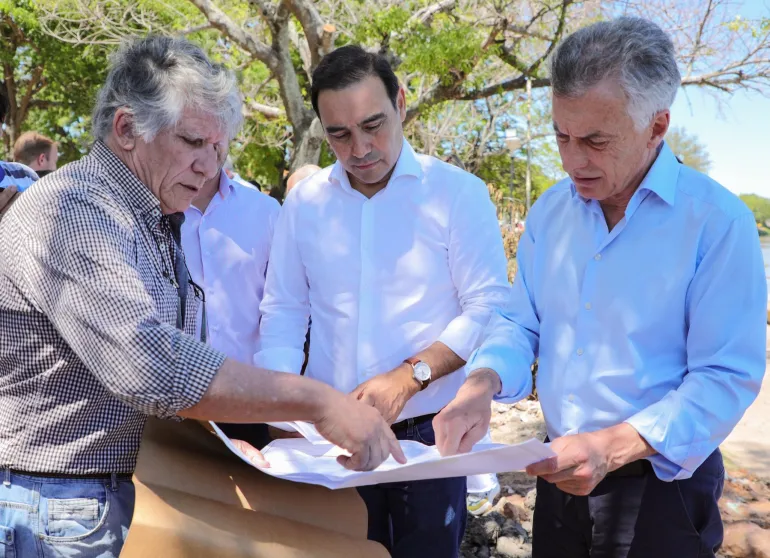 Valdés y Macri recorrieron la costanera dañada de Goya que será reconstruida por Provincia 