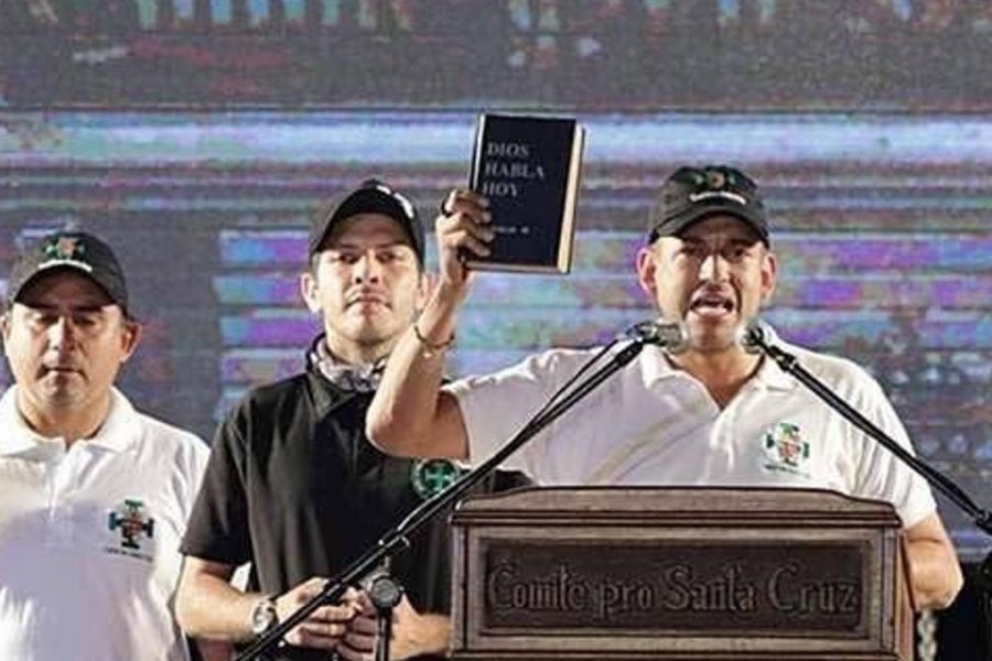 Detienen al gobernador de Santa Cruz y líder opositor por su rol en el golpe a Evo Morales