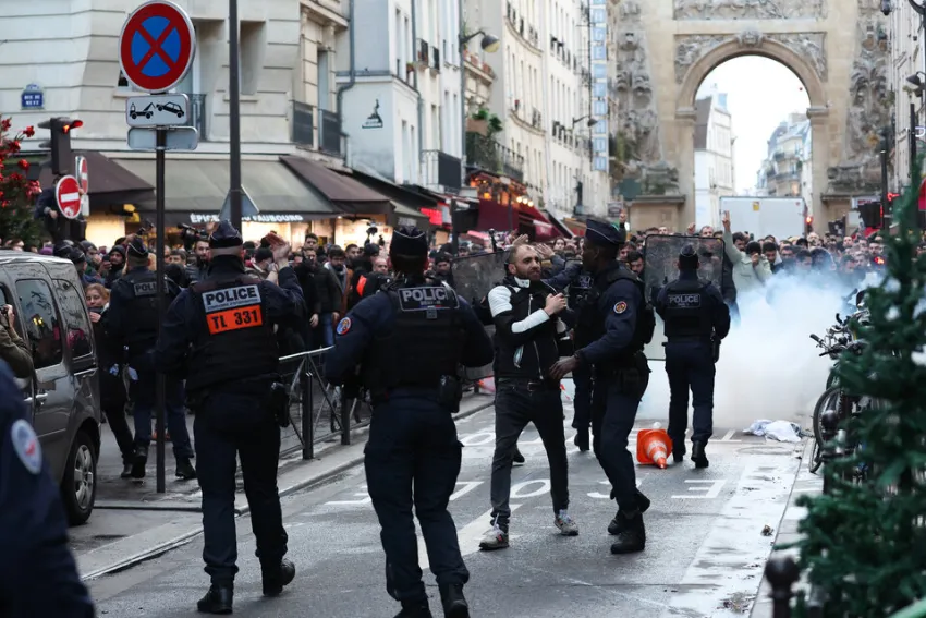 Sospechoso de matar a tres personas en París fue internado en un psiquiátrico policial