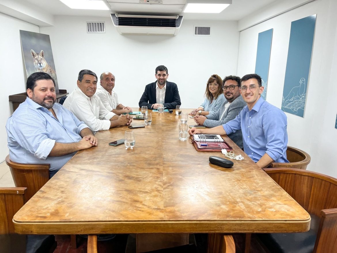 Tape Caram, arribó a la Capital Federal para concretar la firma de dos importantes convenios que mejorarán la calidad de vida de todos los mercedeños