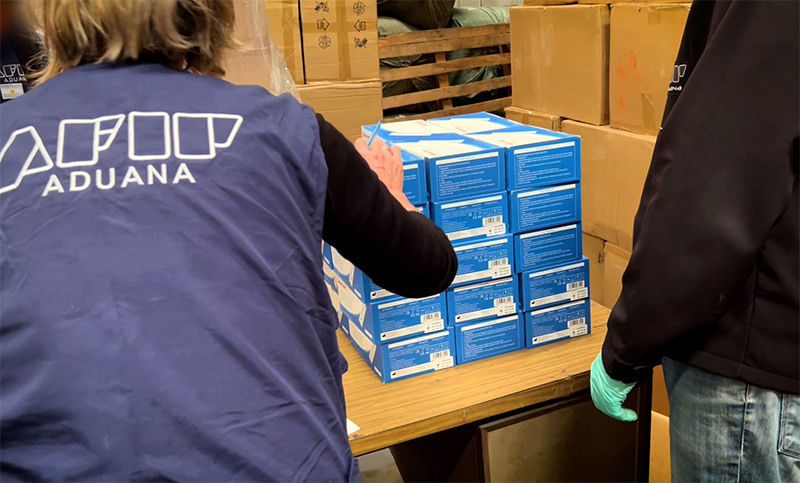 La Aduana denunció sobrefacturación en la importación de 34.000 test de Covid vencidos