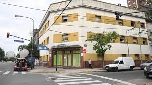 Misterio en un hotel de Constitución: asesinaron a una huésped a puñaladas