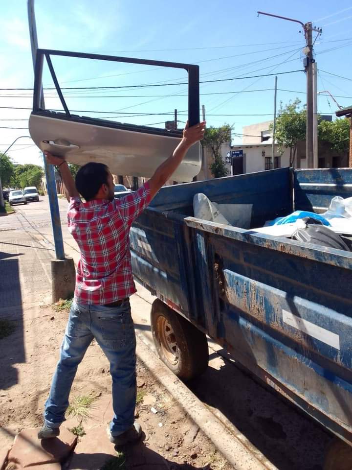 Limpieza y descacharrizado en diversos sectores de la ciudad