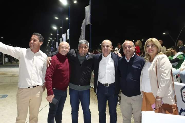 El intendente Caram estuvo junto a las autoridades en la última noche de Carnaval mercedeño