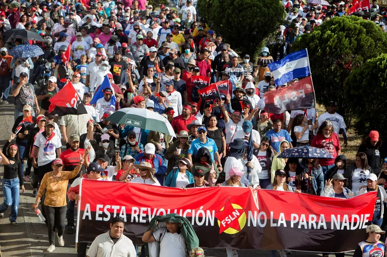 Nicaragua: con las deportaciones, Ortega se quita una gran presión, pero no abre el diálogo con la oposición
