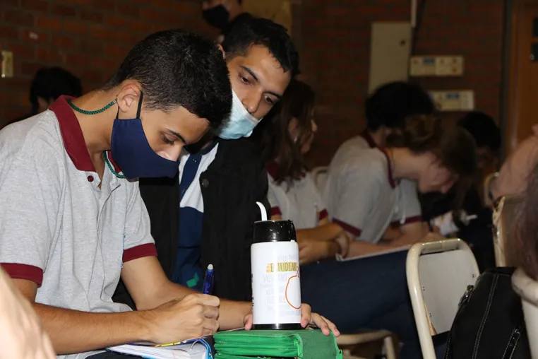 Buscan incorporar al mate en las escuelas