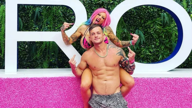 Un futbolista de la Premier se arrepintió de dejar el fútbol para ser actor porno: “No es tan bueno”