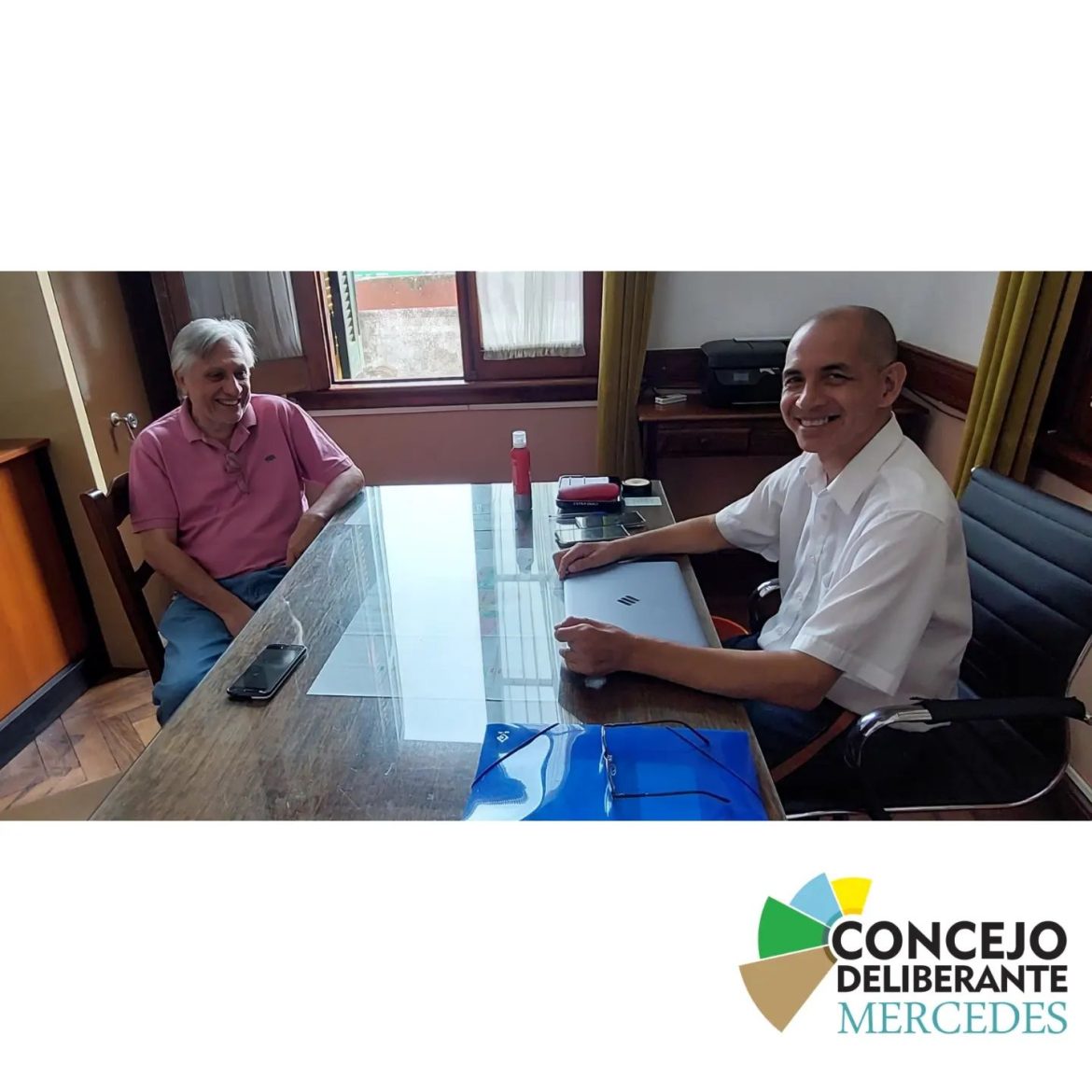 Eduardo “Tito” Lopez, integrante de la Biblioteca San Martín junto al Pte. Caly Sanchez del Consejo Deliberante