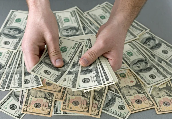 En febrero, el que decidió ahorrar en dólar libre perdió contra la inflación, el plazo fijo y la cotización oficial