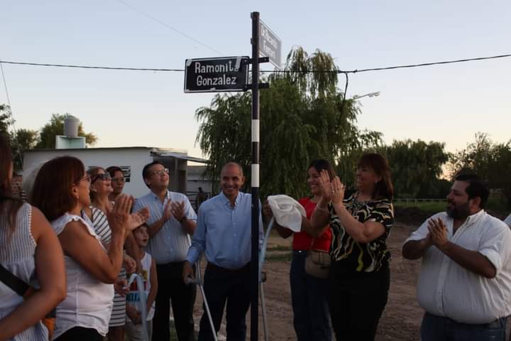 Emotivo homenaje a Ramonita González y Perla Amarilla Imposición de sus nombres en calles del B° Recodo