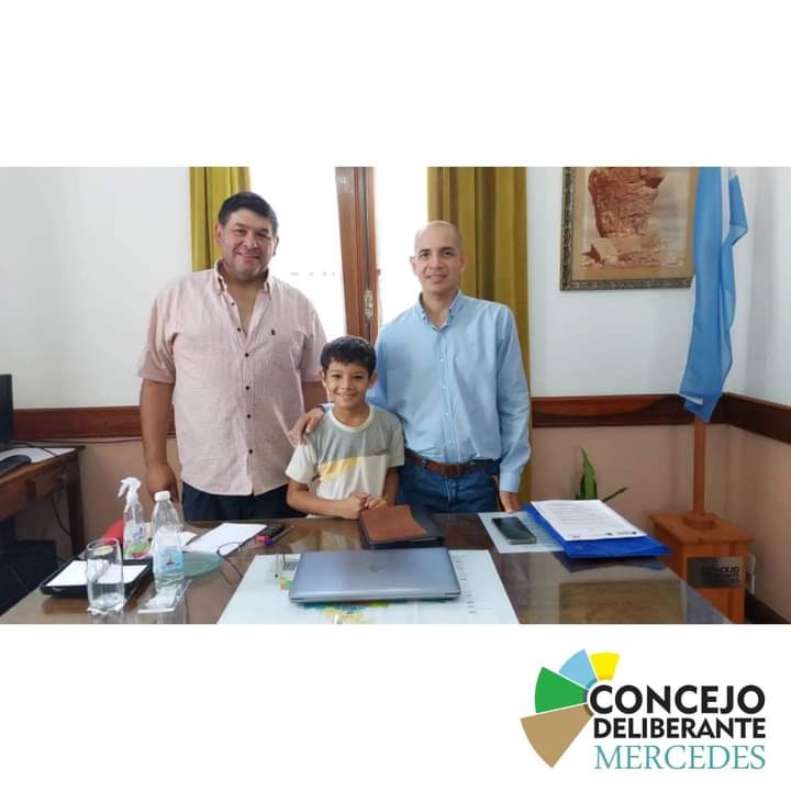 Tobias Angel piloto de Karting Correntino junto al Pte del Consejo Deliberante
