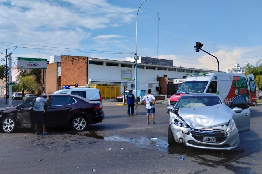 Siniestro vial sobre Av. 3 de Abril dejó varios heridos