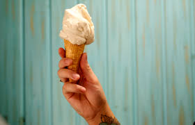 Una joven enunció que encontró un tornillo en su pote de helado