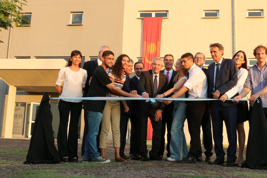 Con el presidente Fernández, se inauguró el edificio propio de la Facultad de Artes de la UNNE