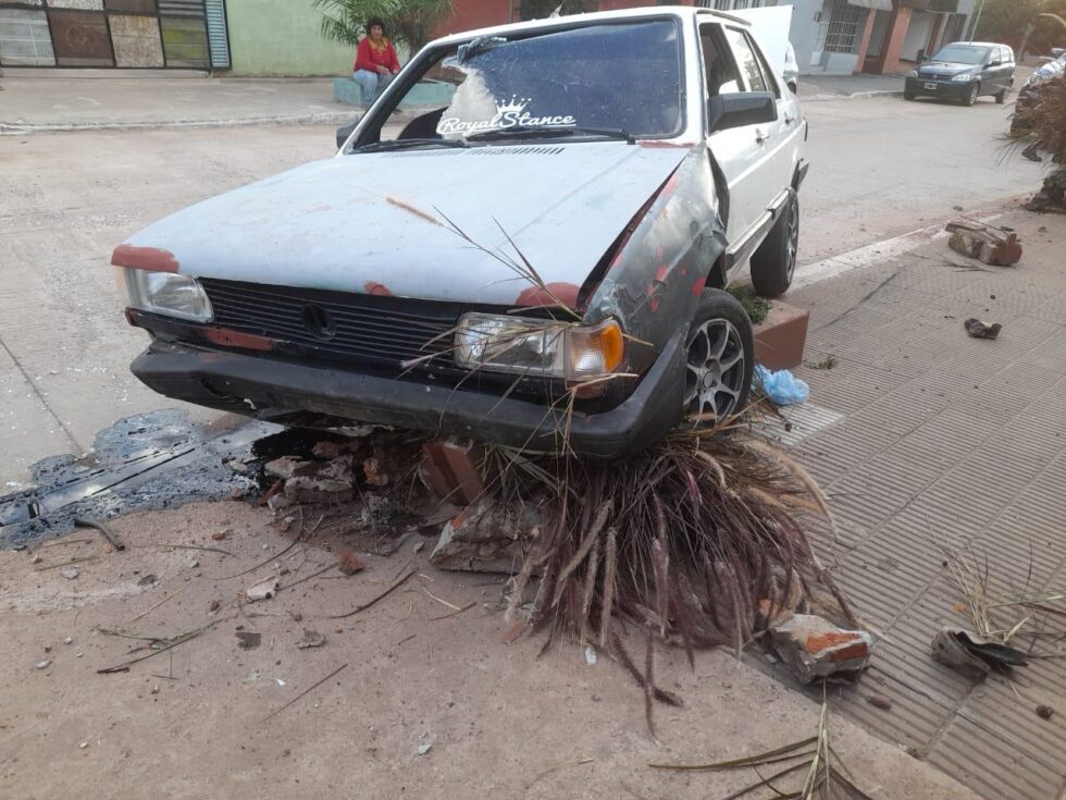Conducía en estado de ebriedad y chocó con su vehículo