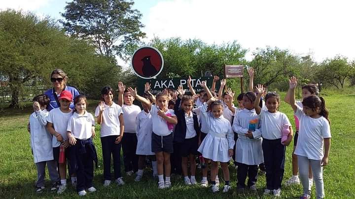 Alumnos del nivel primario en la Reserva Natural “Aka Pitá”
