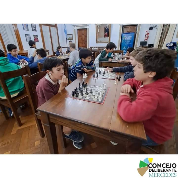 Clases gratuitas de Ajedrez en el Salon “Pedro Ferre”