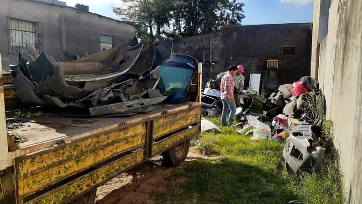 Trabajo de descacharrizado en la ciudad