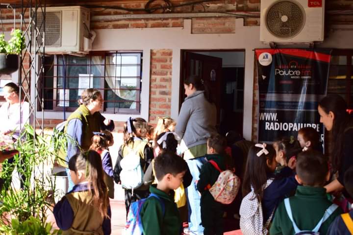 Visitas guiadas. Alumnos recorren la ciudad