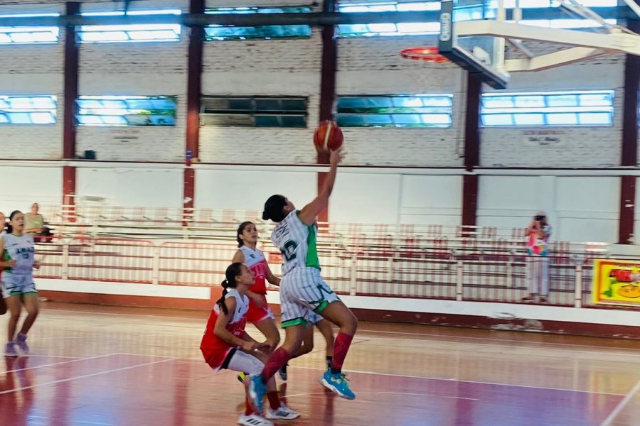 Las chicas de AMAD se llevaron invictas el Cuadrangular de Ida