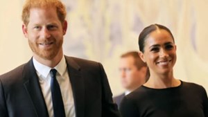 El príncipe Harry asistirá a la coronación de su padre sin su esposa Meghan y sus hijos