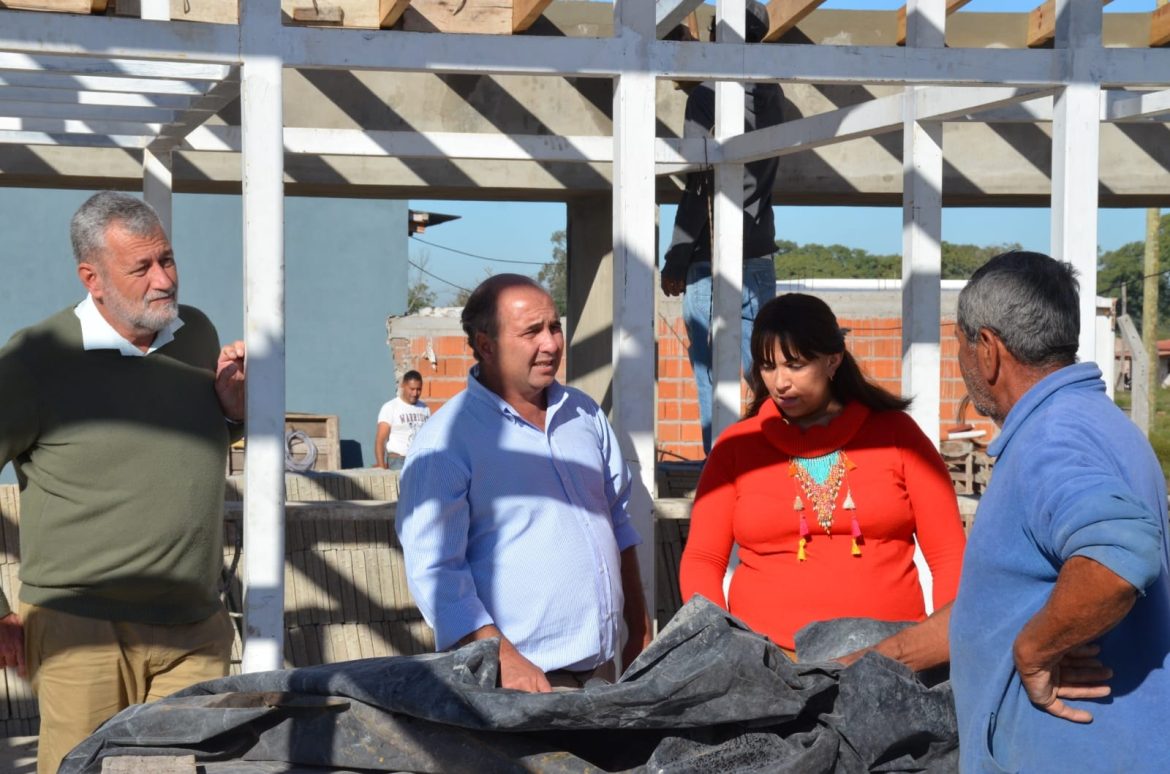 Gracias a las gestiones del Intendente Tape Caram ante el Gobierno Nacional, en el B° Fatima se está construyendo el tercer Centro de Desarrollo Infantil de la Ciudad.