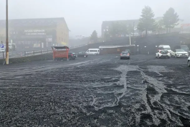 Italia: el volcán Etna entró en erupción y tuvieron que cerrar el aeropuerto de Catania