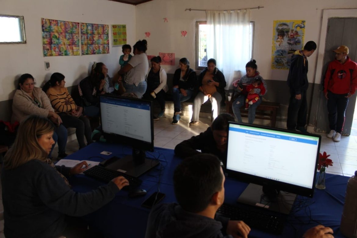 Operativos del Programa Nacional “Fomentar Empleo”, destinado a personas de entre 18 y 64 años, que se encuentren desempleadas.