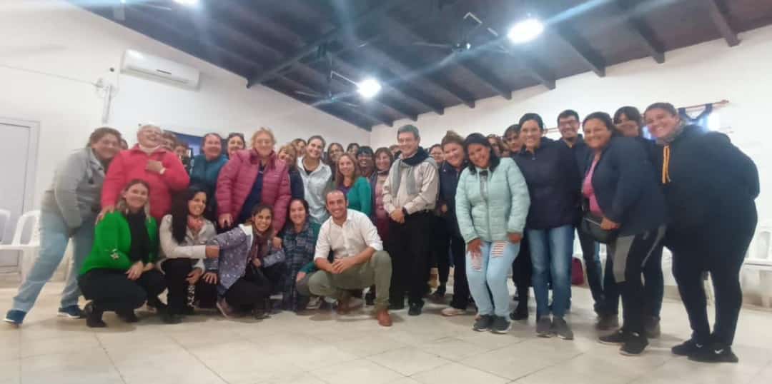 CHARLA SOBRE FORTALECIMIENTO INSTITUCIONAL: DESTACADA PARTICIPACIÓN DE LOS COMEDORES