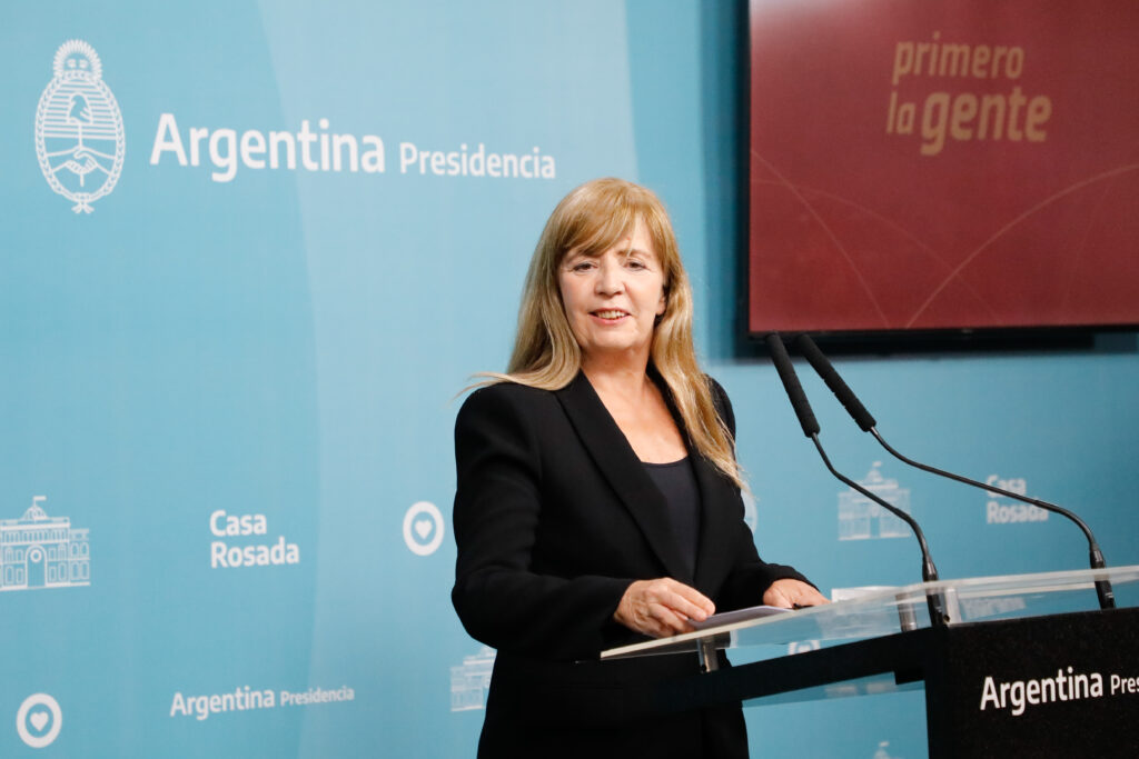 Cerruti advirtió que: «El acuerdo con el FMI se va a demorar lo que tenga que demorar»