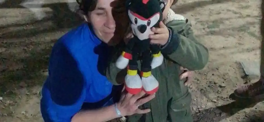 ¡EMOTIVO REENCUENTRO!: EN MERCEDES, UN PELUCHE PERDIDO ENCUENTRA SU CAMINO DE VUELTA A CASA