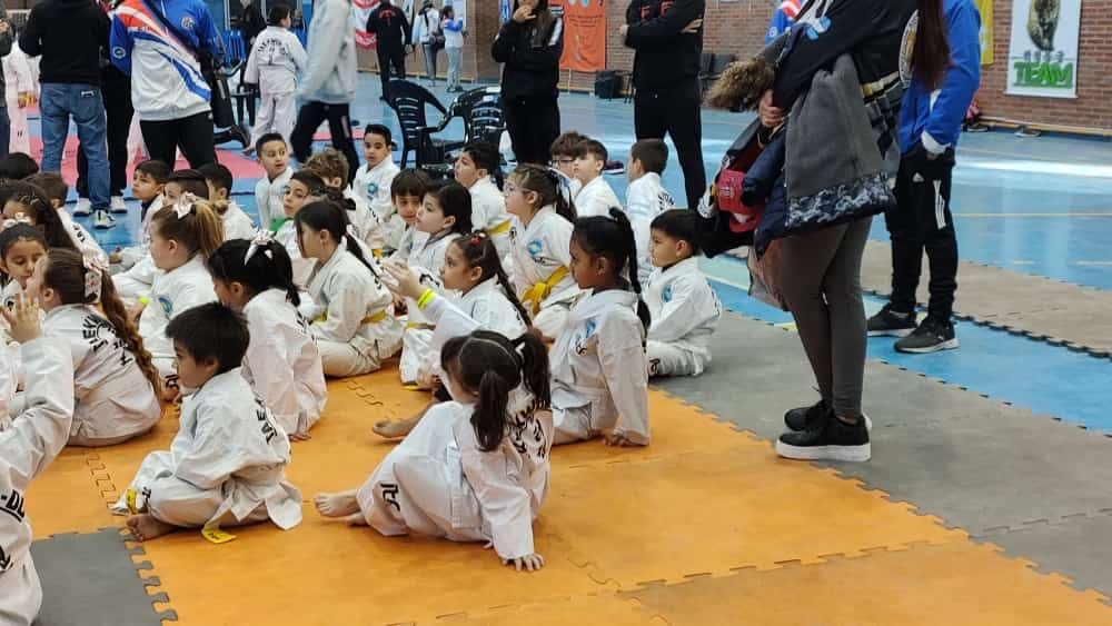 Este fin de semana, la Escuela Municipal de Taekwondo Itf Mercedes participó del primer campeonato bonaerense con más de mil competidores del país.