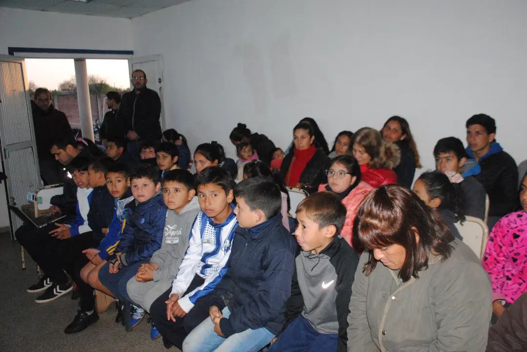 Este miércoles 13, la Vice Intendente, Juanita Gauto, concejales y funcionarios municipales participaron de una charla dada por Julio Ronchini.