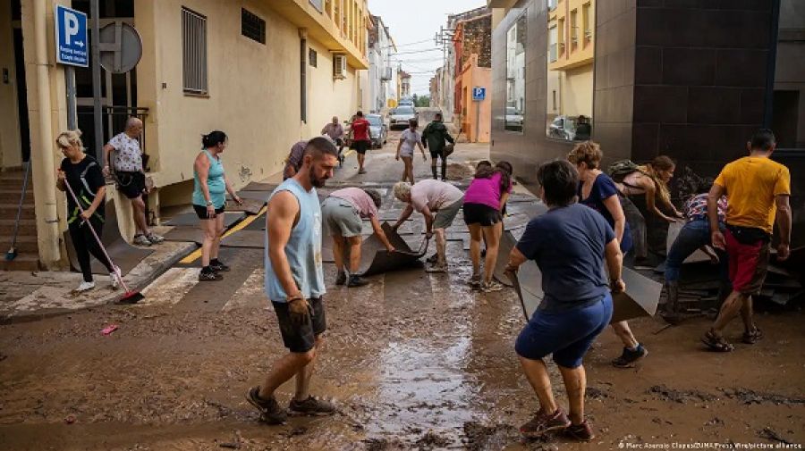 Lluvias torrenciales azotan por fenómeno meteorológico