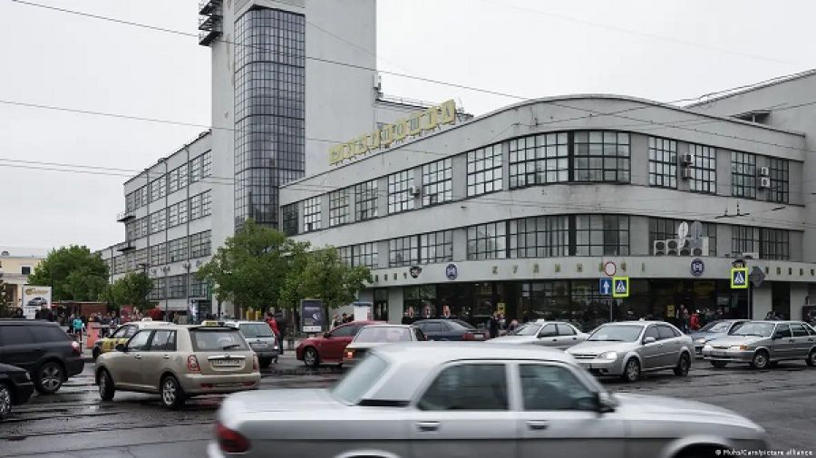 Misil impacta en correo de Ucrania