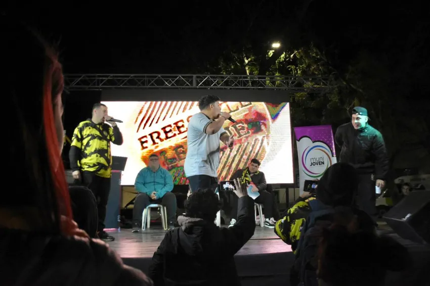 Teatro, freestyle, chamamé y torneo de natación, para disfrutar en familia