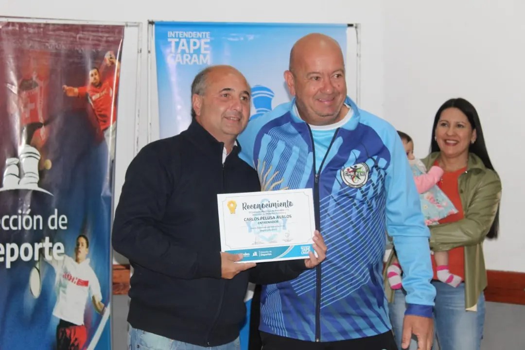 Este viernes 6, el Intendente Tape Caram realizó el reconocimiento a deportistas de la ciudad que participaron de los Juegos Nacionales Evita 2023, en Mar del Plata.