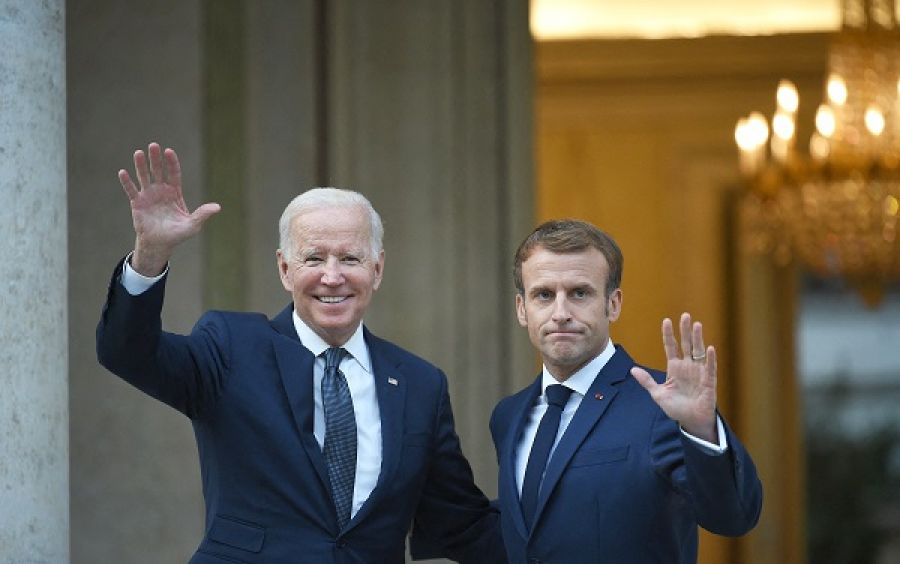 Biden,y Cameron hablaron con Milei para felicitarlo