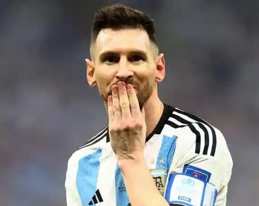 Valúan en millones de dólares camisetas usadas por Messi