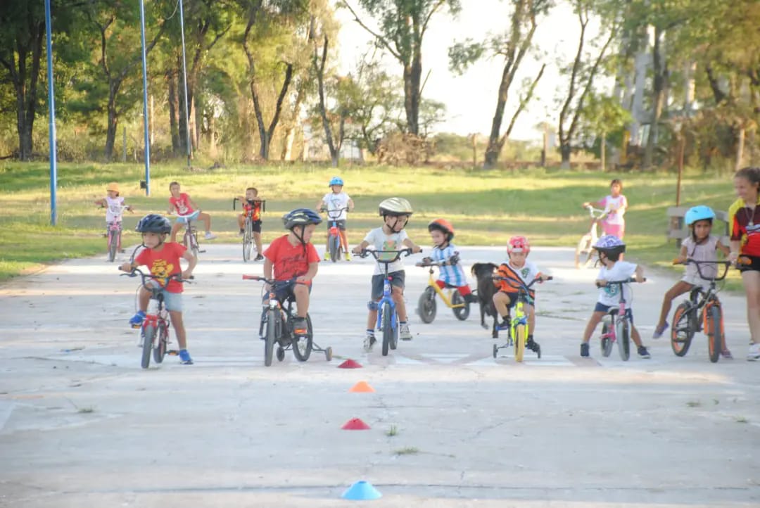 Este sábado 2, se hizo el primer encuentro deportivo infantil donde participaron gran cantidad de chicos en el Sambódromo.